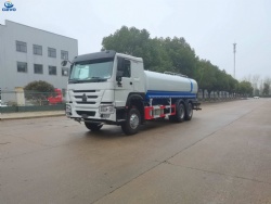Water sprinkler truck